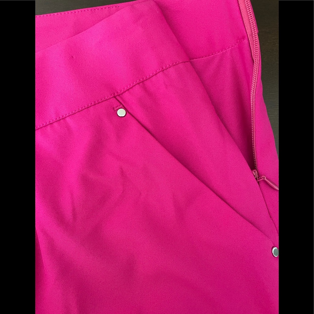 NWT Greg Norman Collection Women’s Essentials “Play Dry” Golf Skorts - Picture 3 of 7
